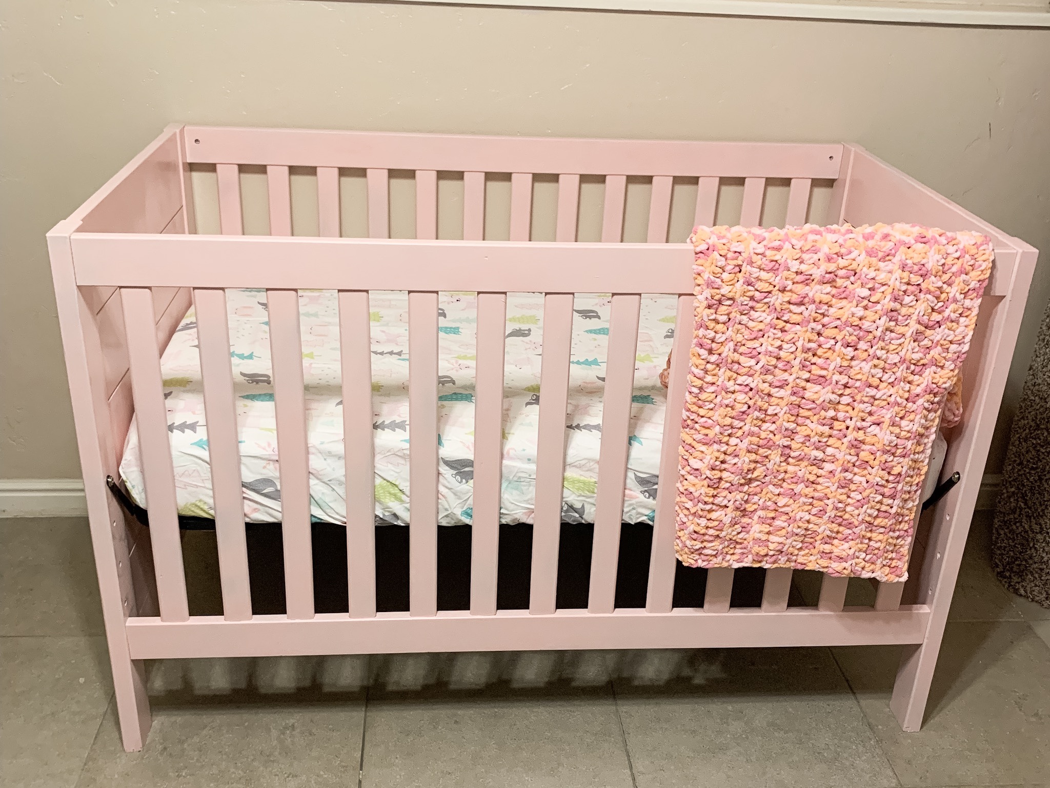 baby bed paint